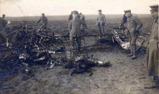 飞行员一个月多少钱